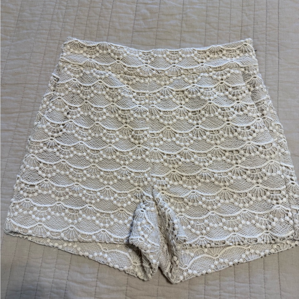 Chic Cream Lace Women Shorts